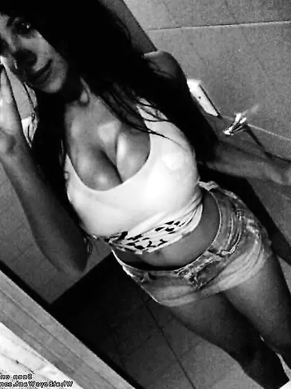 Dark-Hued and White Pictures