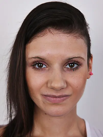 Great looking brunette likes kinky sex