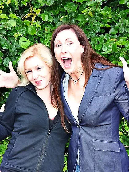 Blonde cali brunette lara