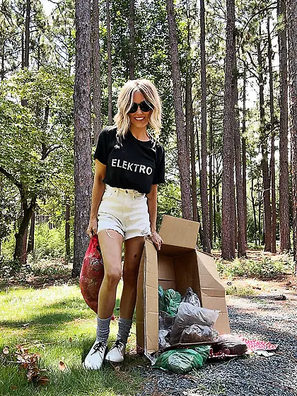 Chrissy shows off tits and pussy on spring break