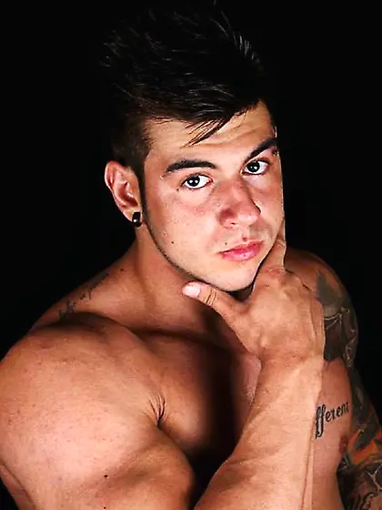 White man MarkDerek like to snapshot