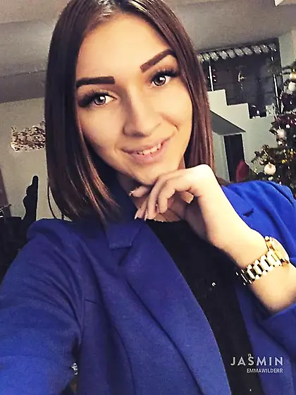 Tiny tits teen camgirl