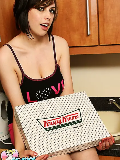 Cute brunette black top