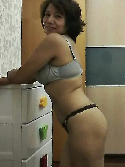 Sexy Pics of Mrs.  Marie G.  Gundran of Tubao Sex Scandal