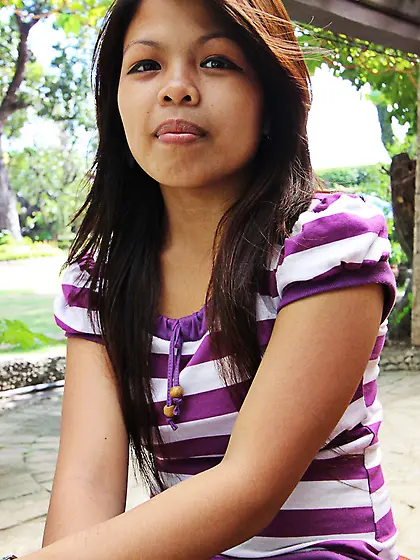 Winsome Filipina girl for cash agrees to have quickie with insis