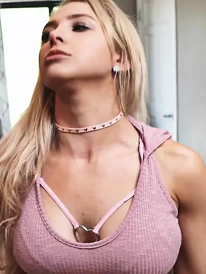 Sexy ass step daughter