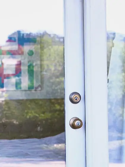 Black hair casual teen sex creampie