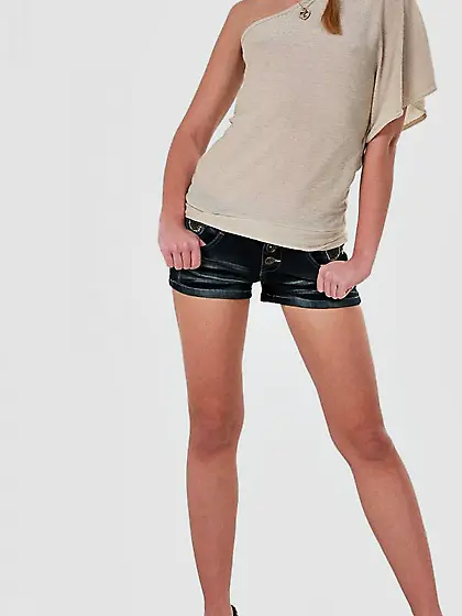 Nataly Von is one of the babes with long legs and she is into sp