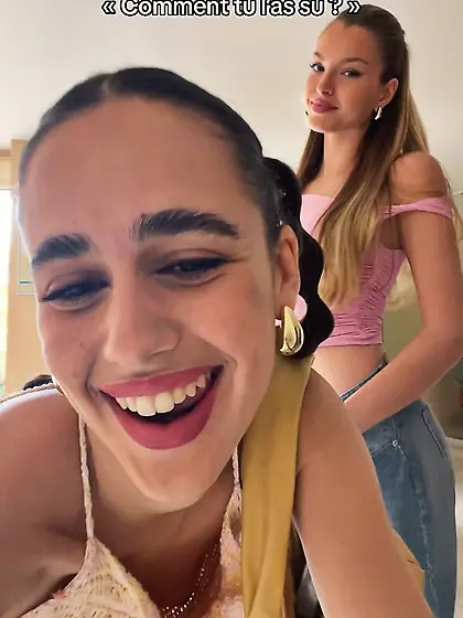 Unintentional nipslip - French tiktok - itsnotjade