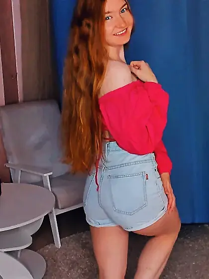 Lucy Uvinsky Free Photos