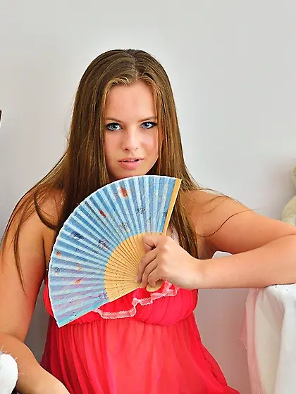 18 yo Annalynn anal toys