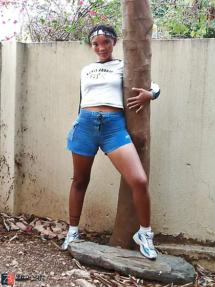 Wonderful Namibian escort Brenda naked outdoors