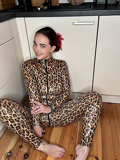 Hey! Follow me here and don’t miss out on my content!