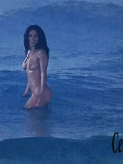 Naked photos of Salma Hayek