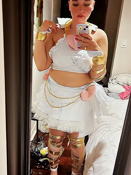Cute chubby pink hair slut