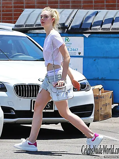 Elle Fanning Nude