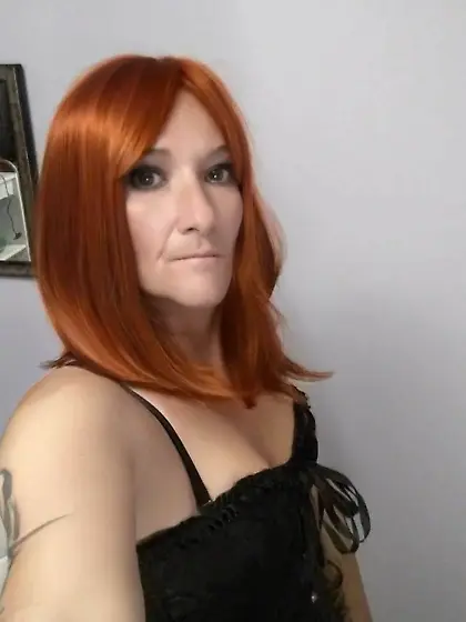 Chubby tranny slut rides the big ones