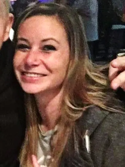 Jamie goes on the GGW bus to masturbate