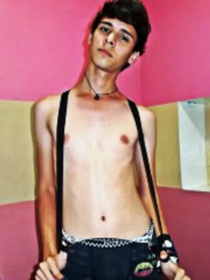 Brunette gleek perform close