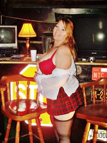 Busty Blonde Linda from Canada 45-50 years old