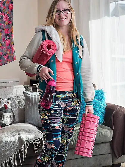 Adorable yoga girl Satine Spark showing her ass on the mat