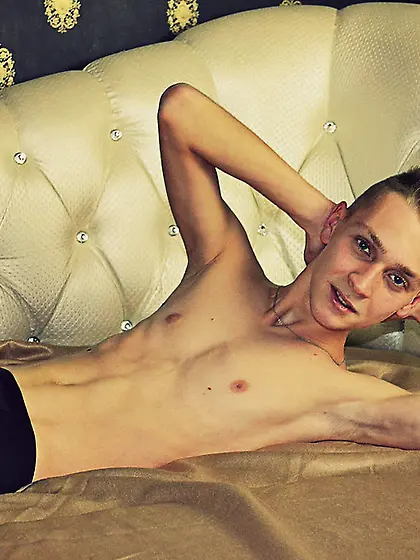 White young gay SlimBlondBoy97