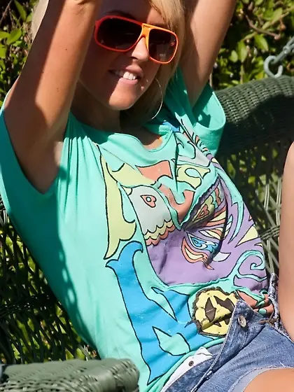 Gorgeous hottie orange sunglasses