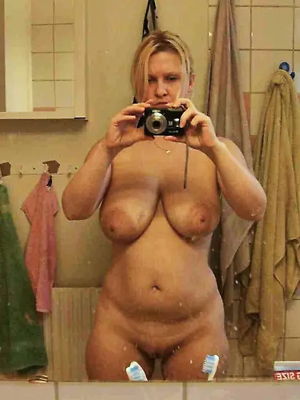 Bathroom selfies/ Mirror selfies