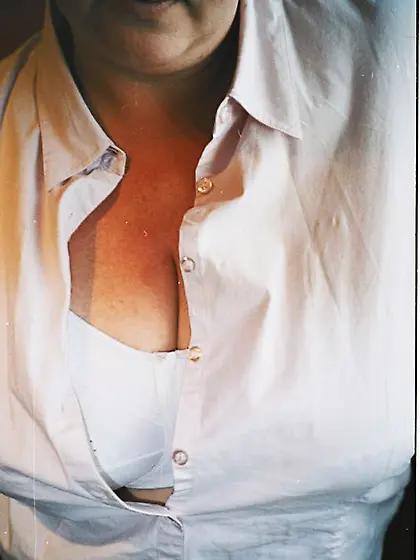 MILF Chris 44 G from United Kingdom Pink...