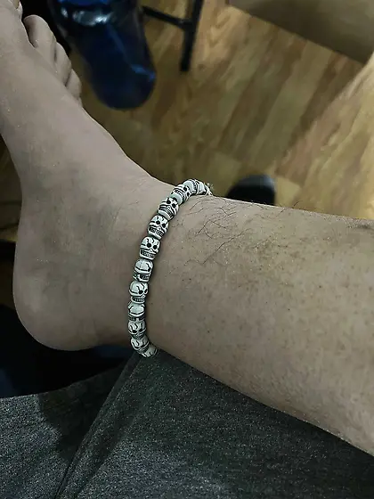 Guys wearing anklets