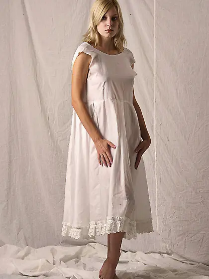 Jamie Narkiss takes her white dress off and teases us with her f