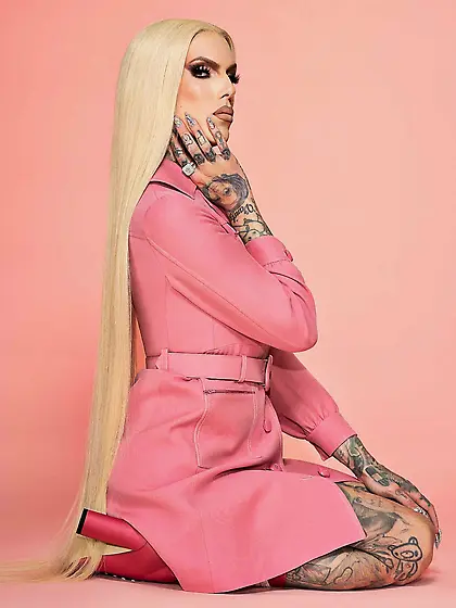 Jeffree Star tattooed makeup twink