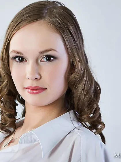 Angelic brunette with long legs goes to show off her hot body he