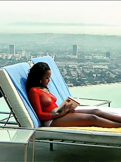 Sexy black babe,  Essence Beauty gets rid of her white lingerie,