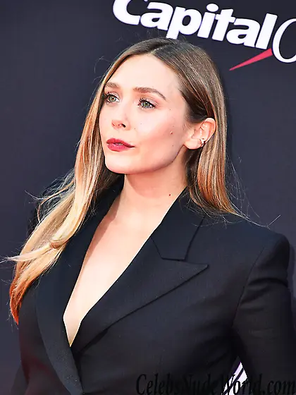 Elizabeth Olsen Braless