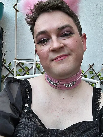Sissy crossdresser Chris Roberts is @SissyChrissy