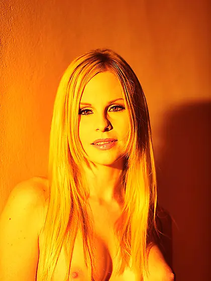 The kinky milf Aimee Addison has her horny mouth on the stiff ha