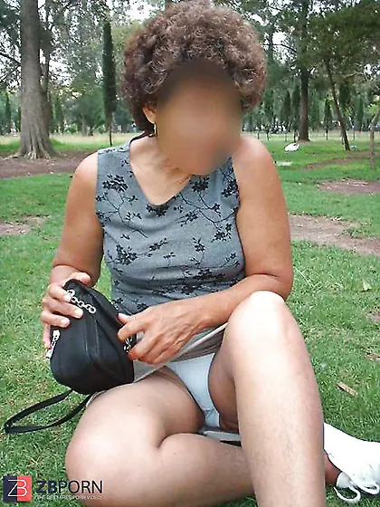 More public upskirt