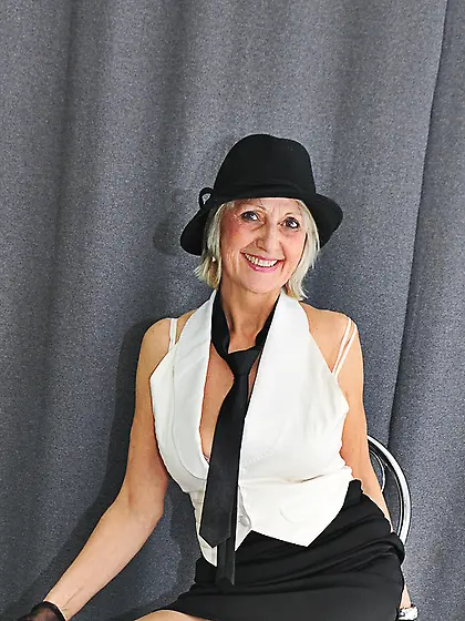 White mature hair small