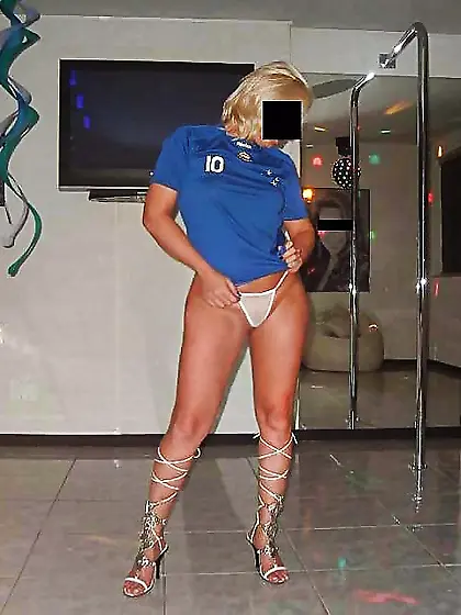 Exhibitionist naughty married blonde