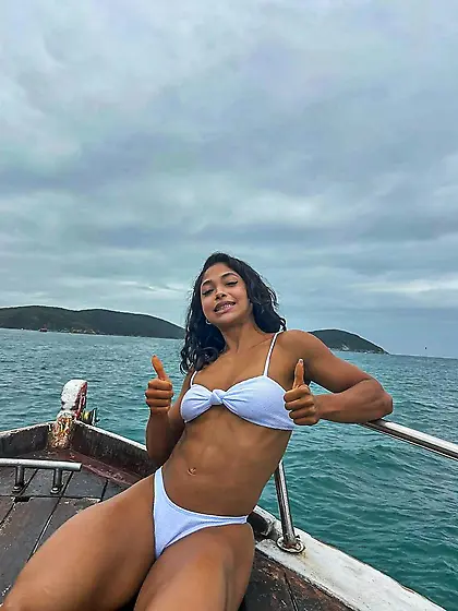 how would you break this hot cocky fitness bitch?