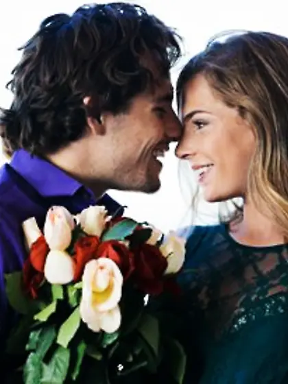 Hottie takes off green dress and flaunts tits during hookup with