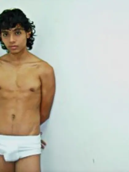 Brunette zander perform close