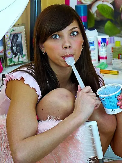 Luna fun lotion dildo