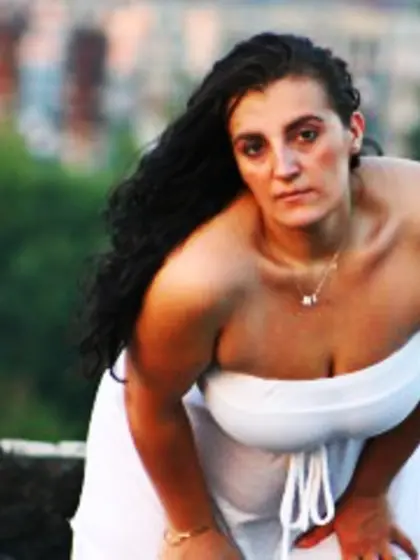 Brunette ammy perform anal