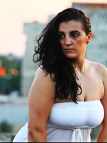 Brunette ammy perform anal