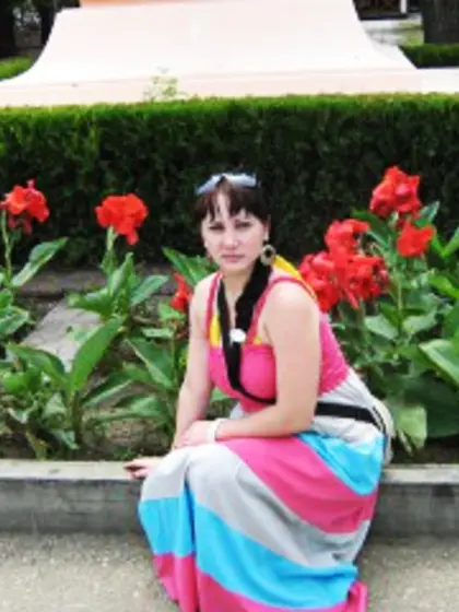 Brunette startanya perform dancing