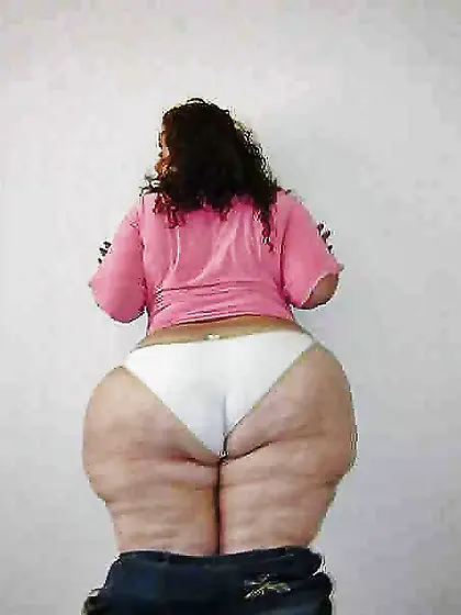 Maria latino round ass in sexy laundry