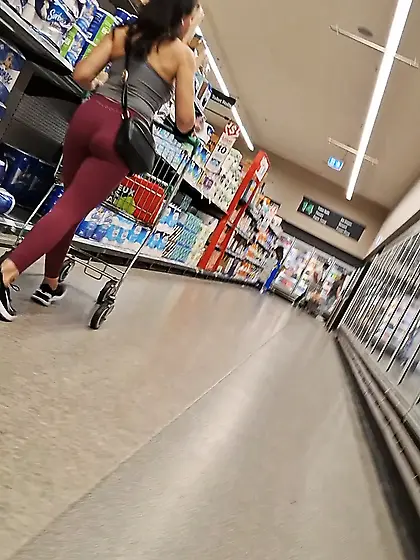 Hot Rich Brunette Spandex VTL Ass