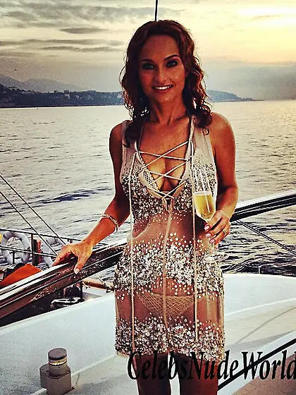 Giada de Laurentiis Cleavage Sexy Photos